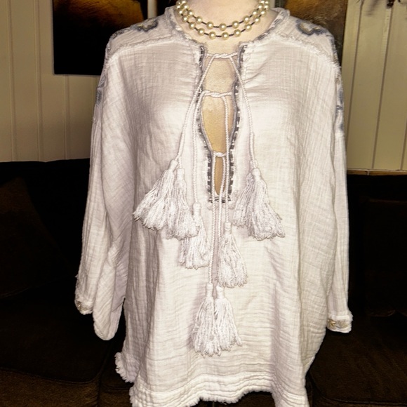 Johnny Was ~ Small ~ White W/Silver & Gray Floral Embroidery Triple Tassel Top - Picture 4 of 16
